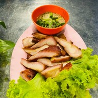 เมนูของร้าน ลาบยโสธร สามเหลี่ยมดินเเดง