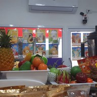 คาเฟ่  นางฟ้า  น้ำผลไม้สดปั่น  ทุเรียน ของดอง ตลาดแกรนด์ อยุธยา