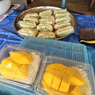 บรรยากาศ ประนอมข้าวเหนียวมะม่วง