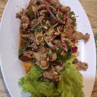 อีสานต้นคูน (ยำกุ้งเต้นรสเด็ด) เลยปั้ม ปตท 100 เมตรอยู่ซ้ายมือ