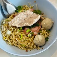 ก๋วยเตี๋ยวหมูอบวัดกลาง