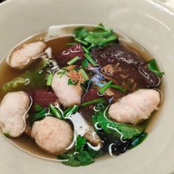 เมนูของร้าน ก๋วยจั๊บเจ๊ตุ้ย