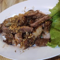 อีสานต้นคูน (ยำกุ้งเต้นรสเด็ด) เลยปั้ม ปตท 100 เมตรอยู่ซ้ายมือ