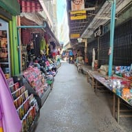 ตลาดศาลเจ้าโรงทอง
