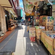 ตลาดศาลเจ้าโรงทอง