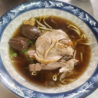 เปาะเปี๊ยะสดกงม่า & ก๋วยเตี๋ยวเป็ดเจ้าเก่า