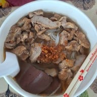 ก๋วยเตี๋ยวเป็ดสาย ๓ สูตรเด็ด 35 ปี  ซุปไม่เค็ม ซดได้หมดถ้วย ร.พ.จุฬาภรณ์ 100 เตียง