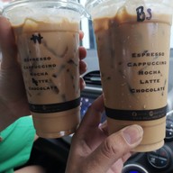 เมนูของร้าน Bellinee's Bake & Brew อาคารเอกผล