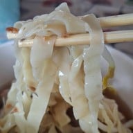ก๋วยเตี๋ยวเป็ดสาย ๓ สูตรเด็ด 35 ปี  ซุปไม่เค็ม ซดได้หมดถ้วย ร.พ.จุฬาภรณ์ 100 เตียง