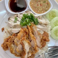 โอชา Halal (ข้าวมันไก่ อาหารจานเดียว ก๋วยเตี๋ยว)
