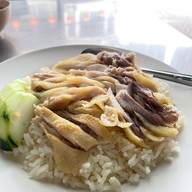 เมนูของร้าน ข้าวมันไก่จรัส