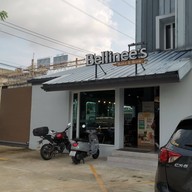 หน้าร้าน Bellinee's Bake & Brew อาคารเอกผล