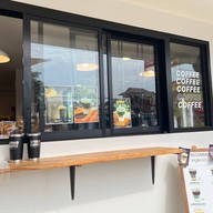 Studio Coffee• (กาแฟ ชา มัทฉะ นมสด & ขนมปังทานเล่น)