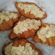 เมนูของร้าน Wolf Croissanterie Ladprao71