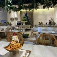 ลูกไก่ทอง ชิค รีพับบลิค ประดิษฐ์มนูธรรม