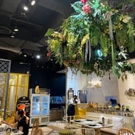 ลูกไก่ทอง ชิค รีพับบลิค ประดิษฐ์มนูธรรม