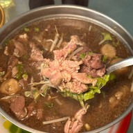 เมนูของร้าน ก๋วยเตี๋ยววัดดงมูลเหล็ก พ.ศ.2497 สาขา The Spheres