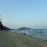 บรรยากาศ หาดบ้านกรูด