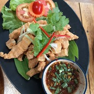 เมนูของร้าน ครัวเชฟปอง อาหารตามสั่ง