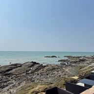 บรรยากาศ CHARIOT Pub & Restaurant