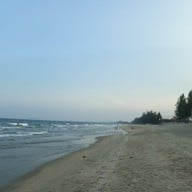 บรรยากาศ หาดบ้านกรูด
