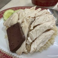 เมนูของร้าน รสนิยมข้าวมันไก่ ตำนาน70ปี สระบุรี(ร้านดังสูตรจากอากง) ตำนาน70ปีป้ายดำ!!!