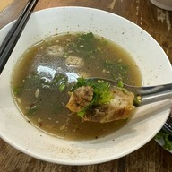 ตี๋เลือดหมู