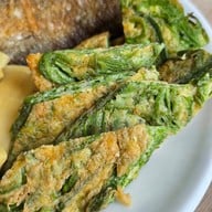 ปลาทอด น้ำพริก เจ๊ฮวยราชวัตร