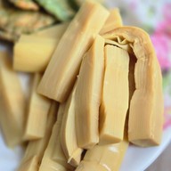 ปลาทอด น้ำพริก เจ๊ฮวยราชวัตร