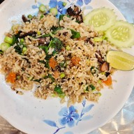 ครัวแต้จิ๋ว ข้าวผัดปู ออส่วน โกยซีหมี่ คั่วไก่ ประตู 1 ตลาดถนอมมิตร