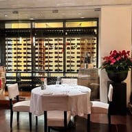 Biscotti Anantara Siam Bangkok Hotel