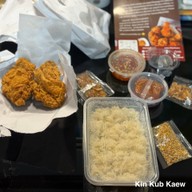 ไก่ทอด อภิสิทธิ์ - ทองหล่อ ทองหล่อ