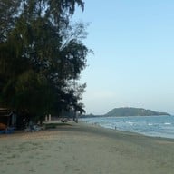 บรรยากาศ หาดบ้านกรูด