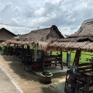 บรรยากาศ ครัวป้าหม่อน ไก่ย่างเขาสวนกวาง