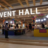 บรรยากาศ The Mall Thapra