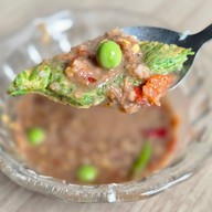 ปลาทอด น้ำพริก เจ๊ฮวยราชวัตร