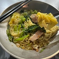 บะหมี่สามเหลือง ถนนสุเทพ