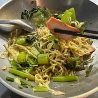 บะหมี่สามเหลือง ถนนสุเทพ
