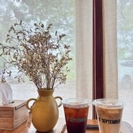 เมนูของร้าน 9th September Eat Drink Tree