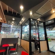 หน้าร้าน KFC อัศวรรณ โพนพิสัย ช๊อปปิ้งคอมเพล๊กซ์