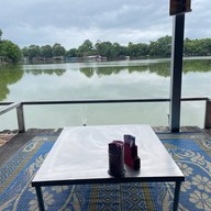 เจริญรส บุฟเฟ่ต์อาหารไทย ในร้าน มาร์ท&เมย์