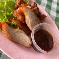 เจริญรส บุฟเฟ่ต์อาหารไทย ในร้าน มาร์ท&เมย์