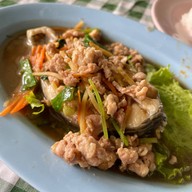 เจริญรส บุฟเฟ่ต์อาหารไทย ในร้าน มาร์ท&เมย์