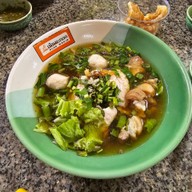 ก๋วยเตี๋ยวสถานีรถไฟ เนินมะกอก