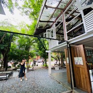 ร้านกาแฟ ใสใส