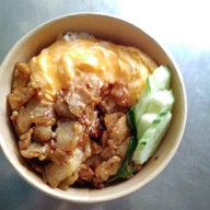 กระเพรารสแซ่บ  พริกแห้ง   (  ด่านสำโรง 14  )