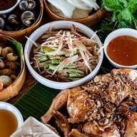 แซ่บแสบตูด ส้มตำ- ไก่ย่างเขาสวนกวาง
