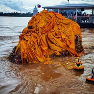 บรรยากาศ พระธาตุกลางน้ำ