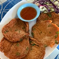 ร้านมุมลับราดหน้านายซอ