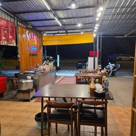 บรรยากาศ ข้าวต้มปลา-ข้าวแห้งโอกายุ สาขาใหญ่ นาพร้าว